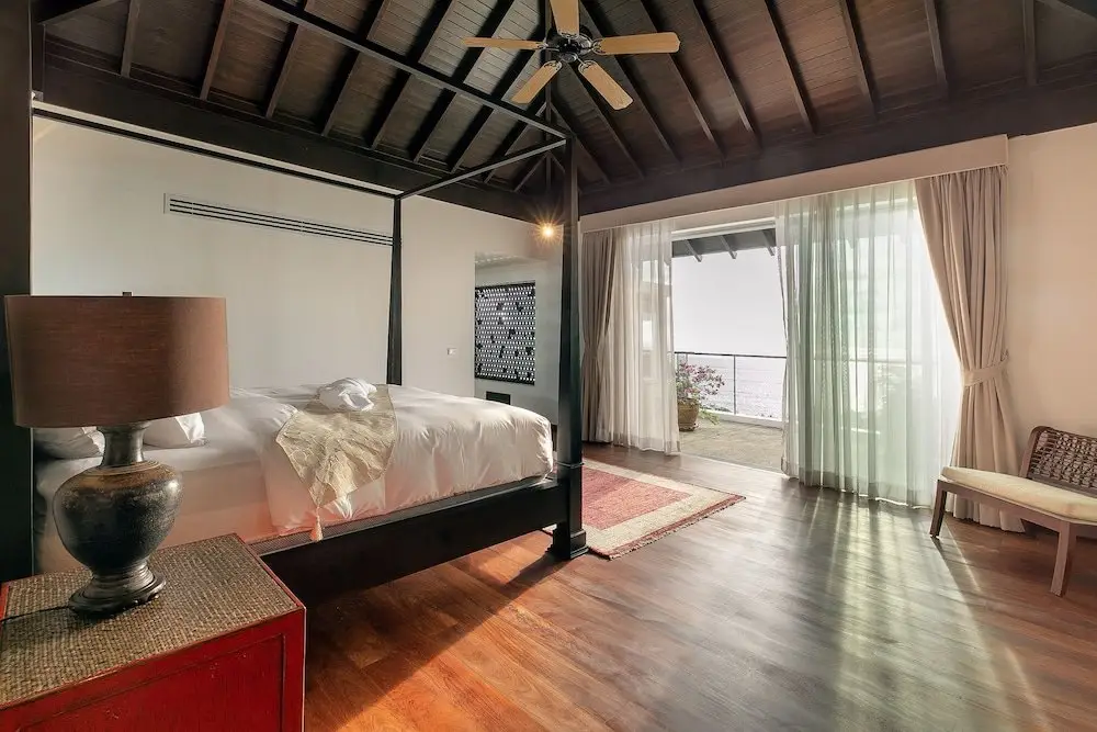 Тхаланг: 4-BR Seaview Villa at Surin Beach