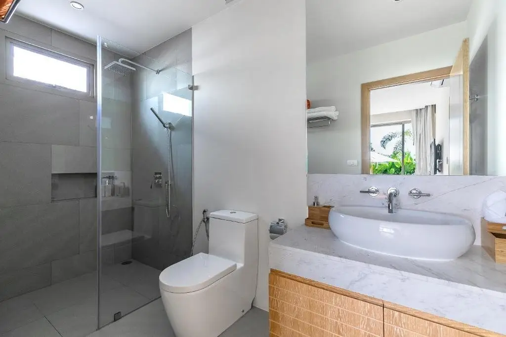 Тхаланг: Modern 3BR Villa with Private Pool & BBQ
