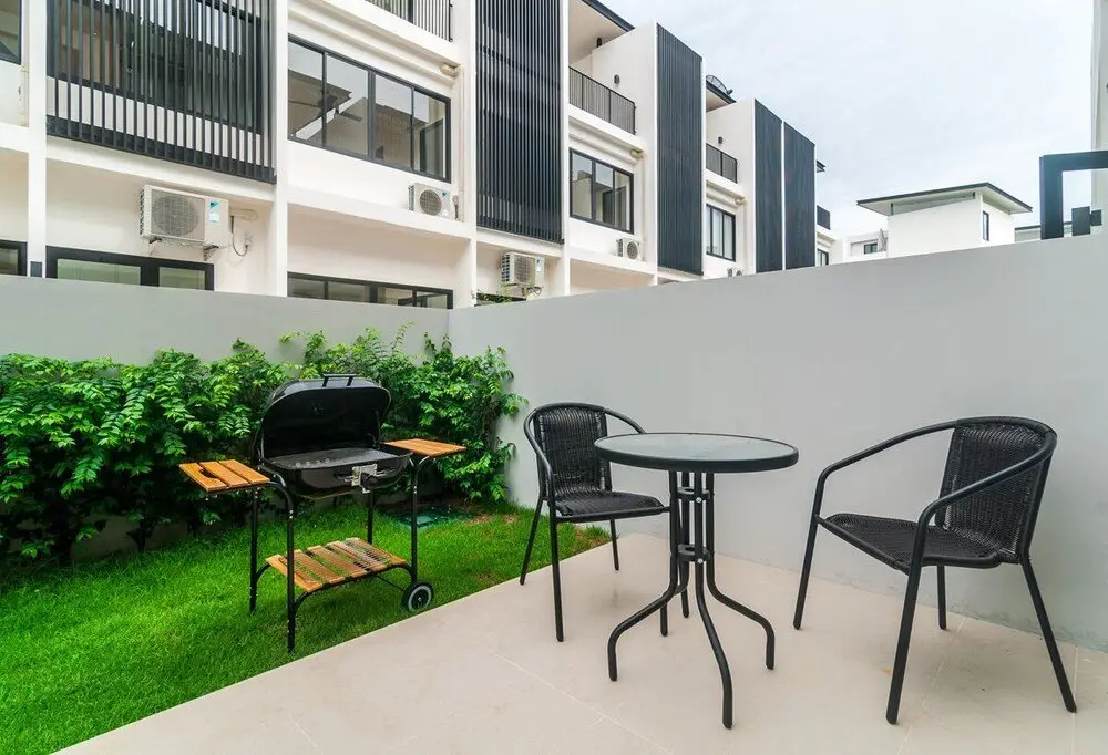 Тхаланг: 3bdr townhouse 800m from Bangtao beach