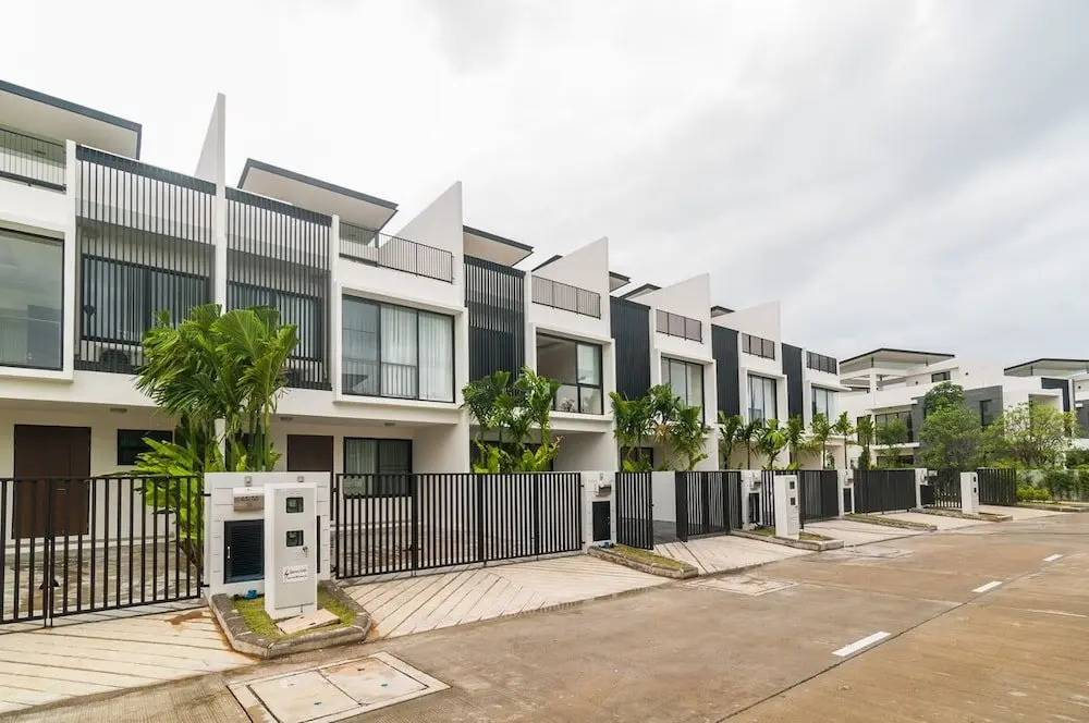 Тхаланг: 3bdr townhouse 800m from Bangtao beach
