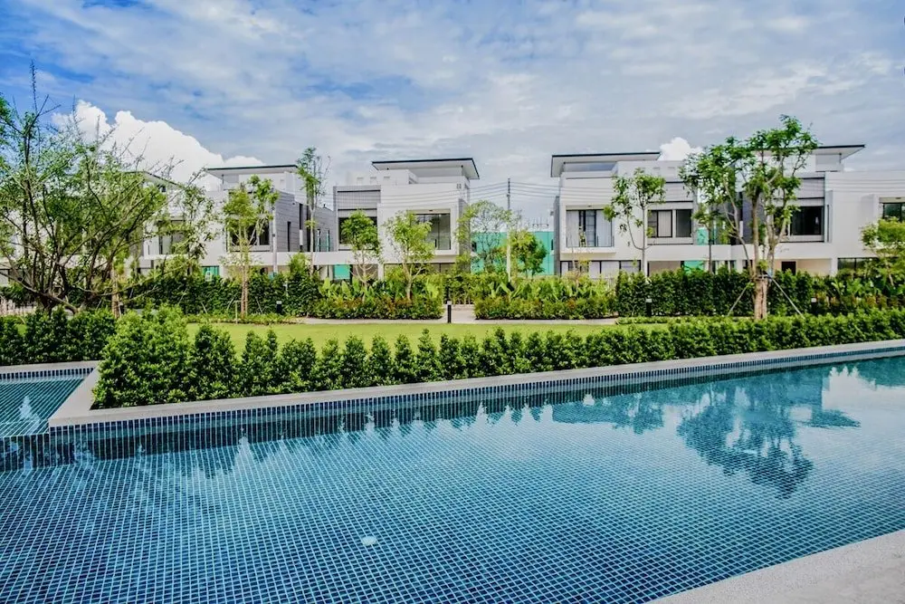 Тхаланг: 3bdr townhouse 800m from Bangtao beach