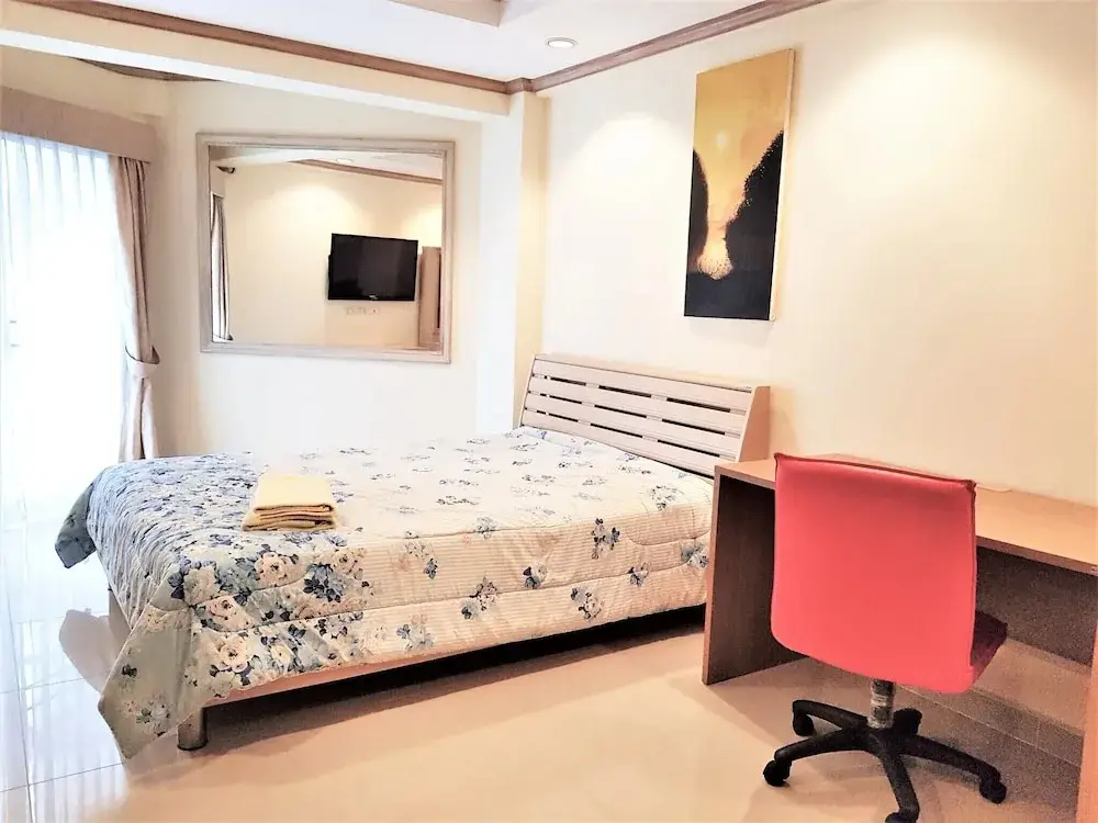Паттайя: Sea View 1 bed Jomtien Beach