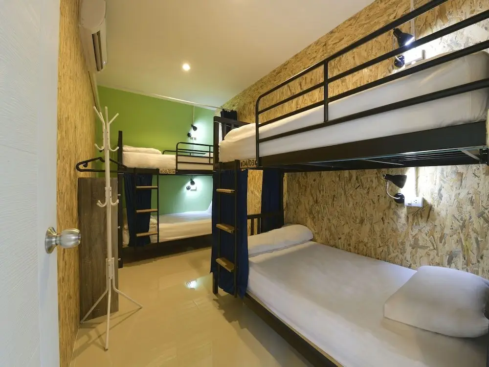Паттайя: OYO 526 Baan Wararin Hostel