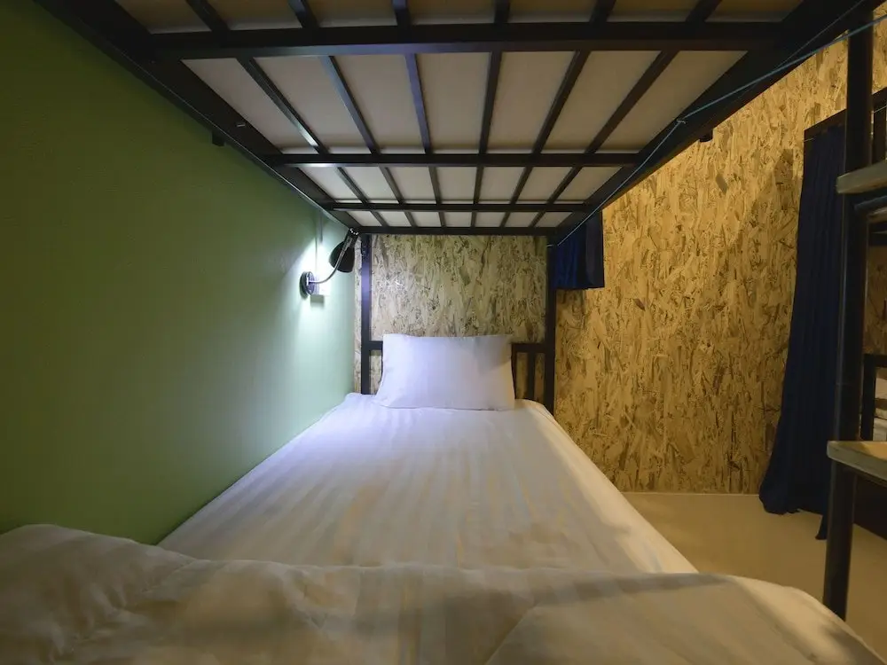Паттайя: OYO 526 Baan Wararin Hostel