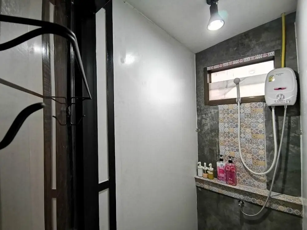 Бангкок: Gardenroom Home Stay And Cafe Suvarnabhumi