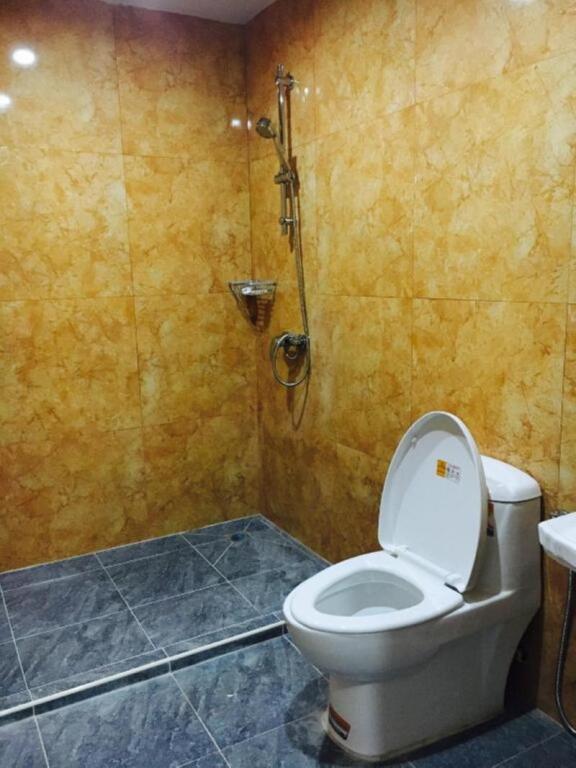 Нонтхабури: 99 Hotel