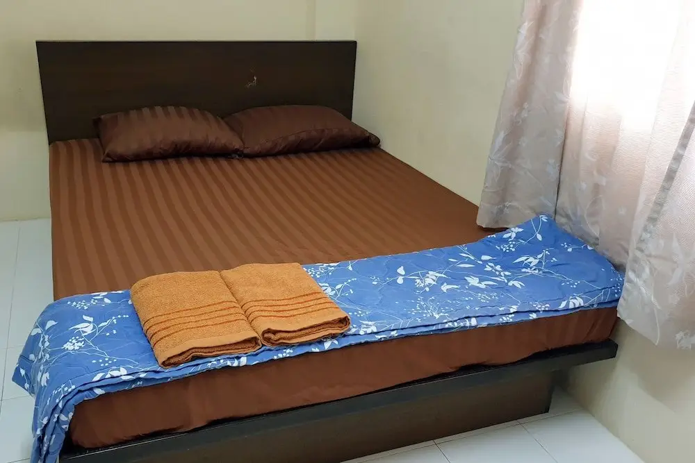 Чонбури: OYO 1025 Lamer Guesthouse