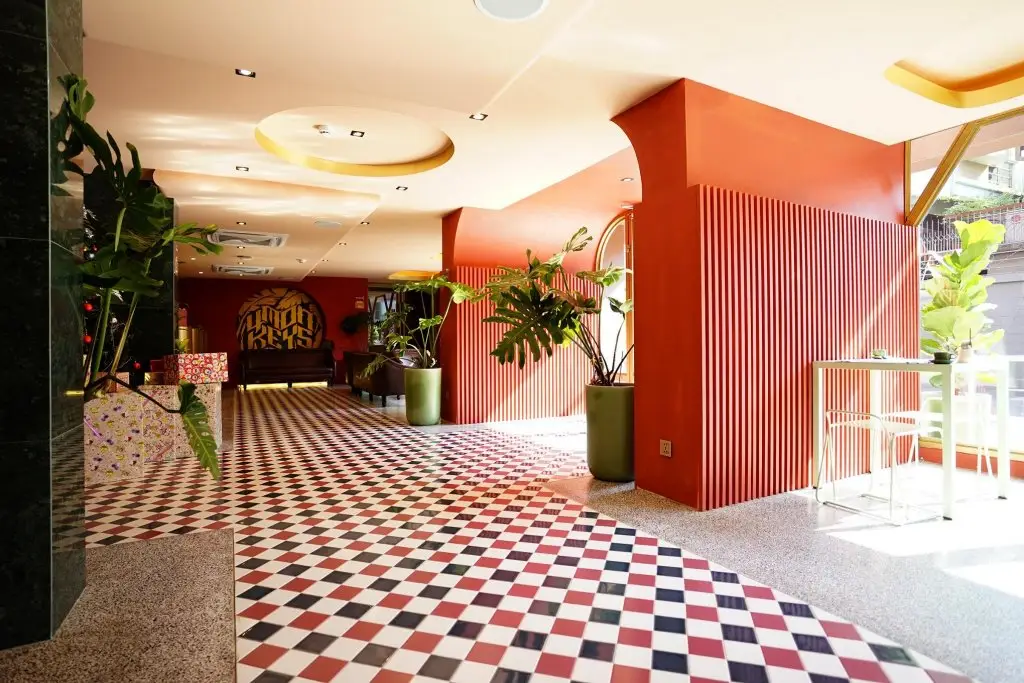 Бангкок: 4 Monkeys Hotel