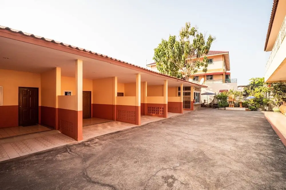 Паттайя: OYO 645 Baan Ruangrungroj (Vaccinated Staff)