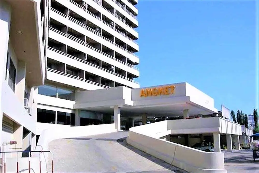 Паттайя: High Floor Apartment at Angket