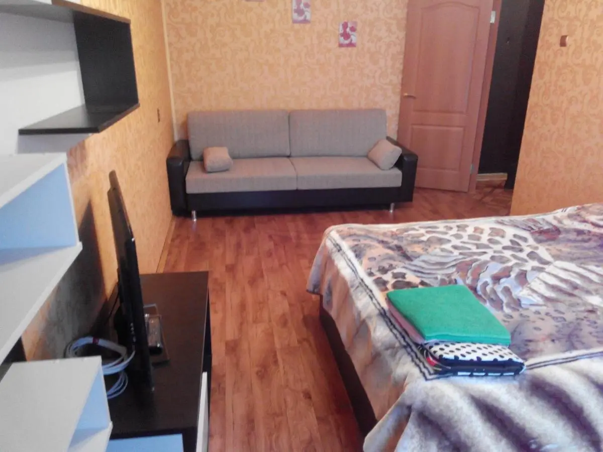 Смоленск: Apartments on Rylenkova