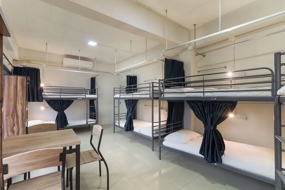 Чиангмай: OYO 724 Green Light Cafe and Bed Hostel