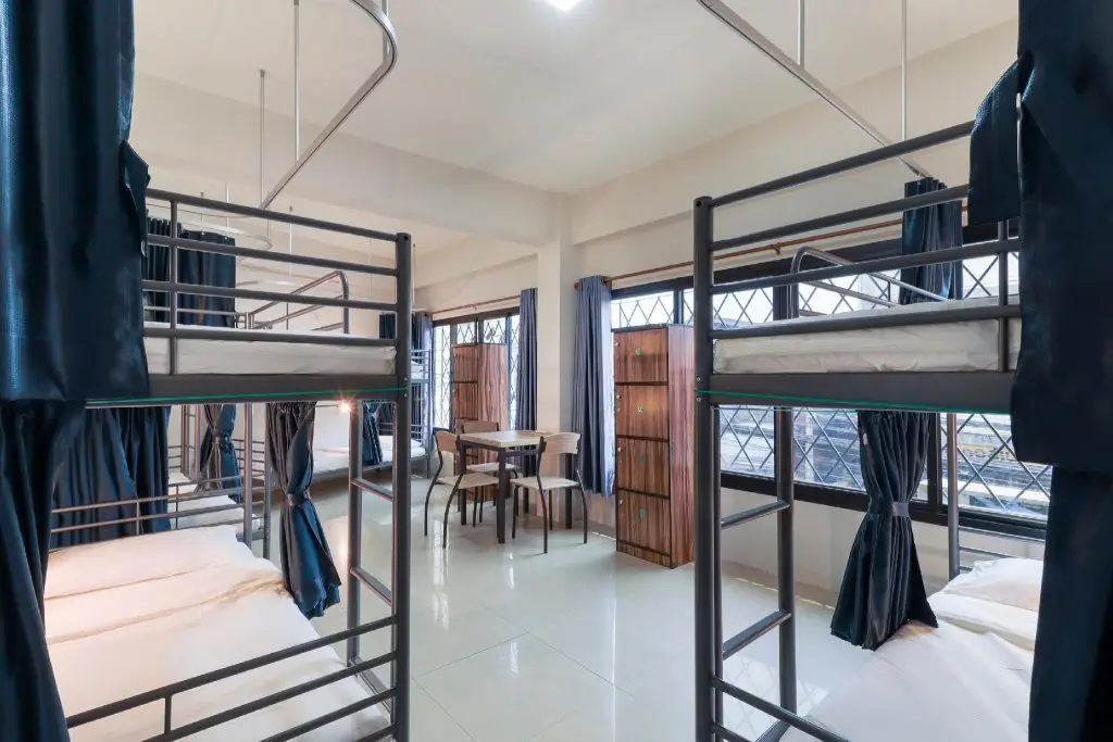 Чиангмай: OYO 724 Green Light Cafe and Bed Hostel