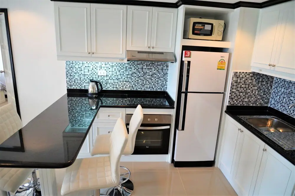 Паттайя: Stylish 2 bed Condo Jomtien