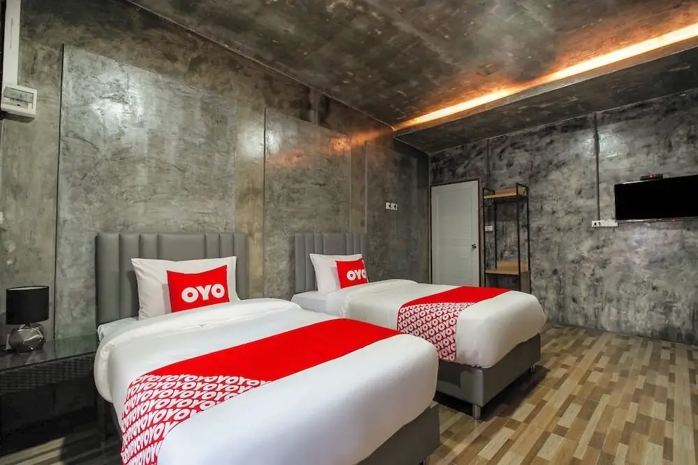 Сирача: OYO 715 Apartment Khunpu