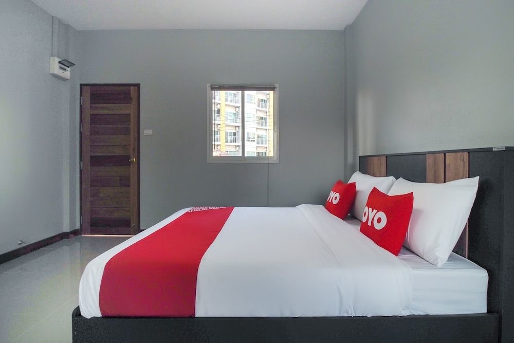 Сирача: OYO 715 Apartment Khunpu