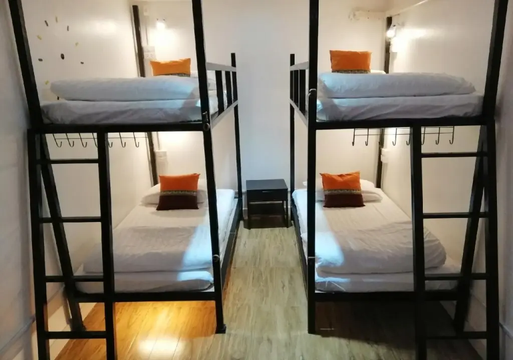 Бангкок: Life Hostel