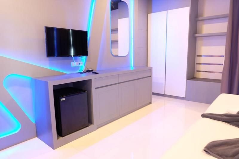 Кату: I Am Otel