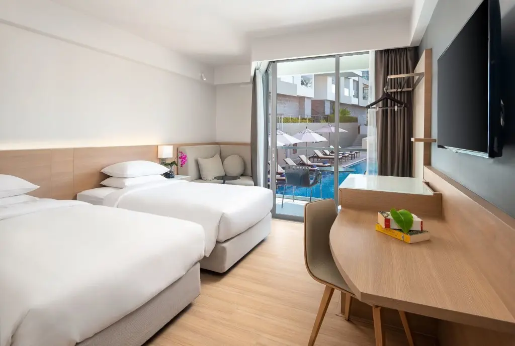 Пхукет: Andaman Beach Hotel Phuket - Handwritten Collection