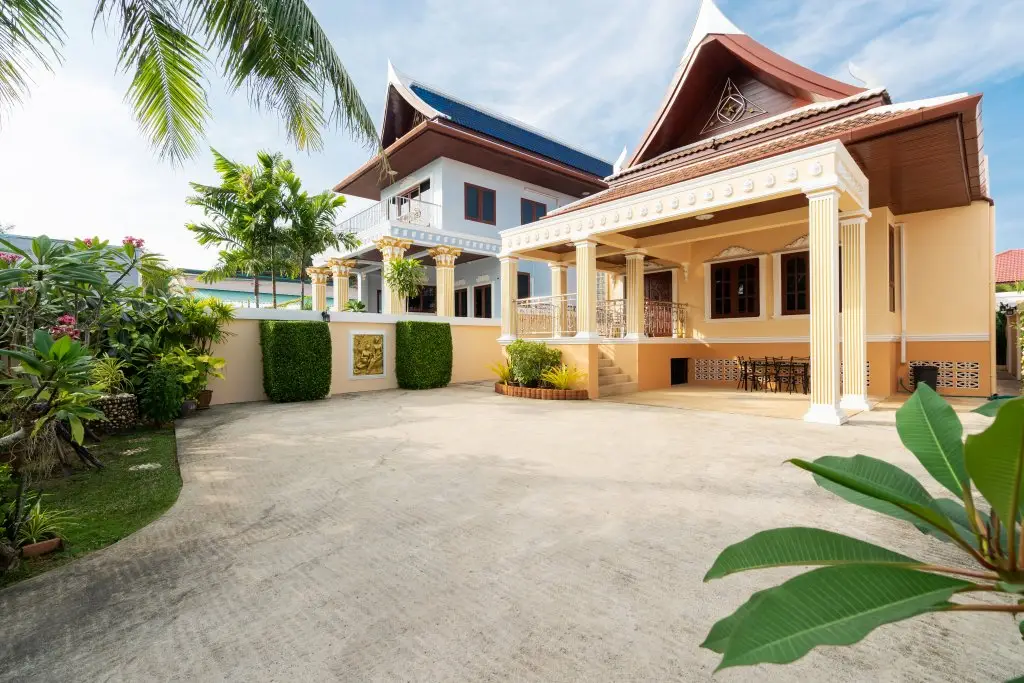 Spacious 3BR Family Villa with Private Pool Villa — фото 1