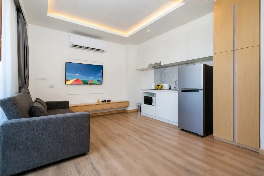 Тхаланг: Отель Aristo Beach Resort condo by Roominger