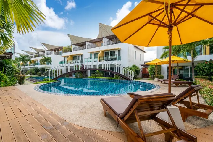 Кату: Вилла Mountain View near Beach with Terrace & Pool