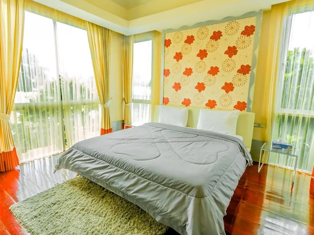 Паттайя: Nagasiri Villa 01
