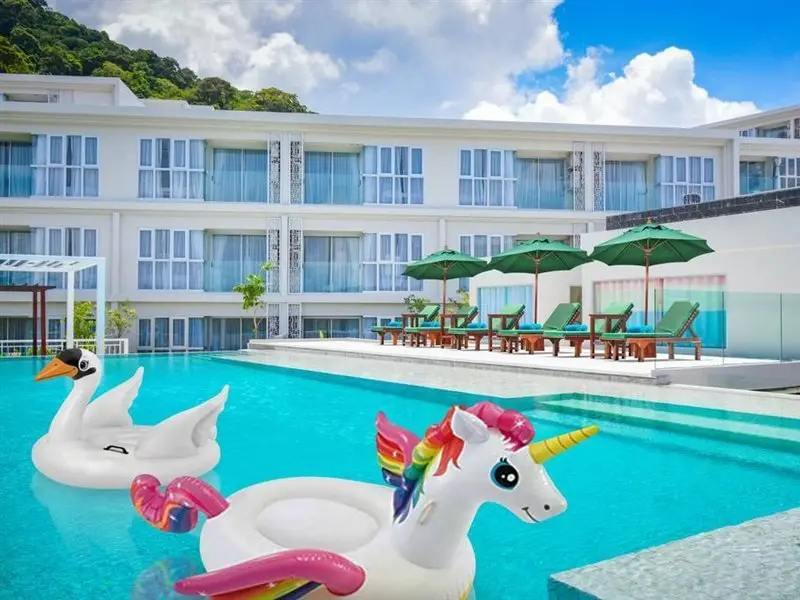 Кату: The Aristo Seaview Patong
