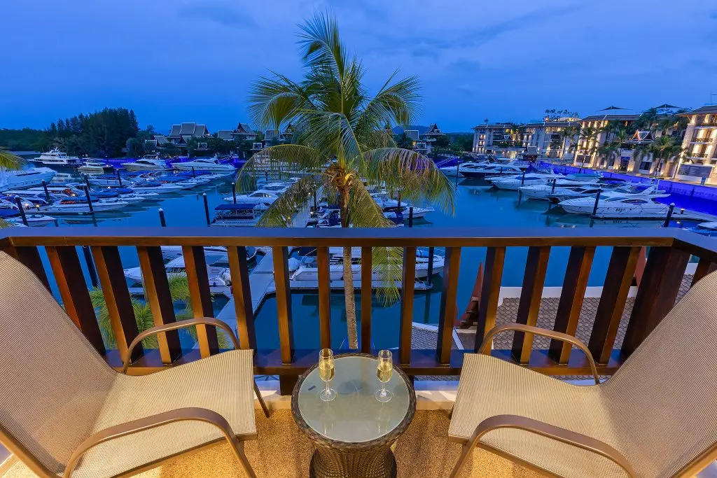 Пхукет: Waterfront in Royal Marina Apartments	