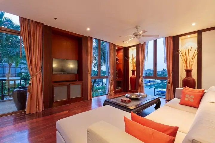 Пхукет: Waterfront in Royal Marina Apartments