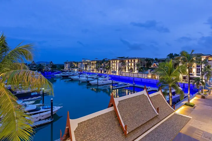 Пхукет: Waterfront in Royal Marina Apartments