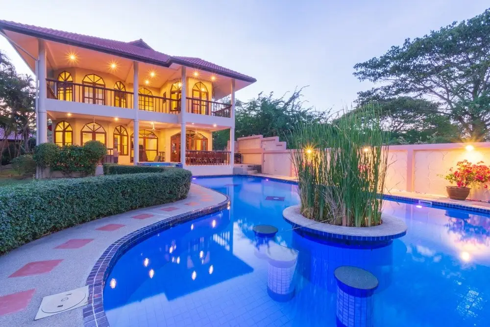 Хуахин: 4 BR Pool Villa in Great Location - CV4