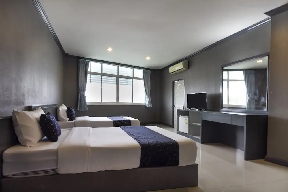 Пранбури : Capital O912 Pr Beachfront Pranburi