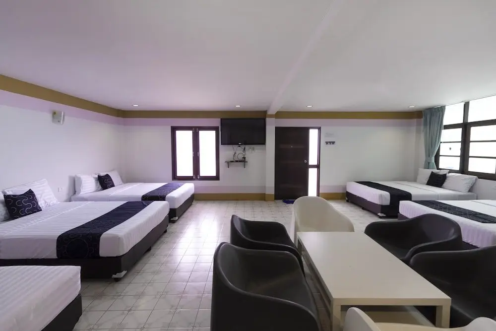Пранбури : Capital O912 Pr Beachfront Pranburi
