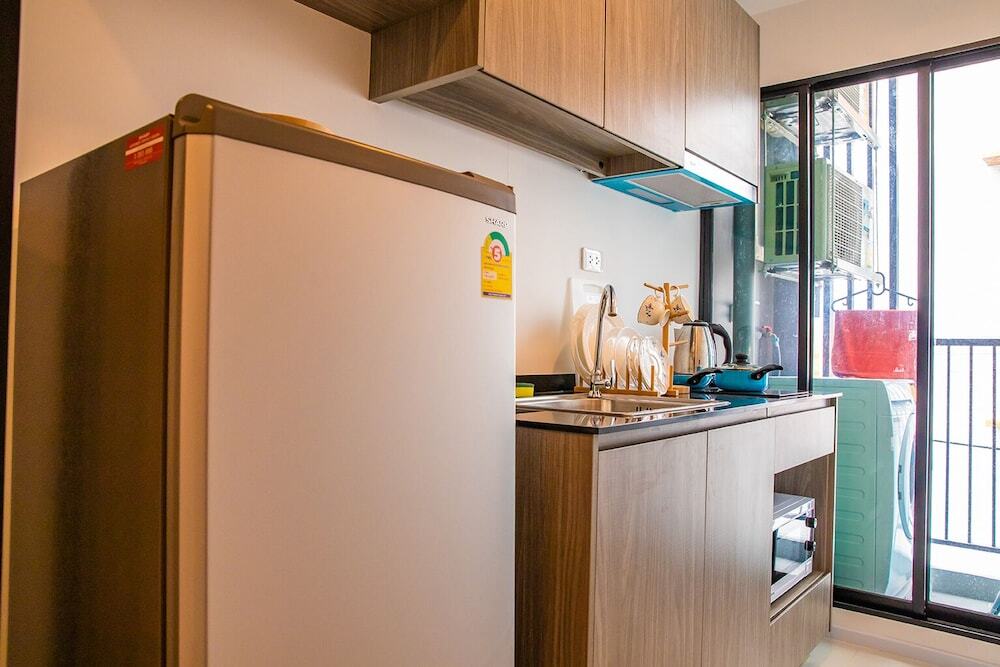 Самутпракан: Apartment 450m from BTS with Sky Pool - bkbloft6