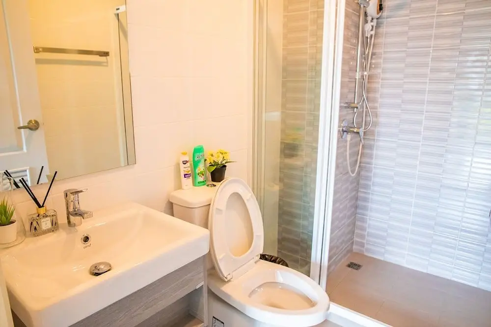 Самутпракан: Cost-Effective, 450 Meters From Bts with Sky Pool (Bkbloft10)