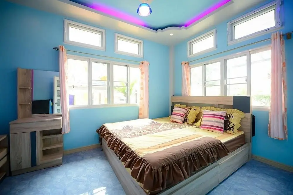 Ко Сичанг: OYO 922 Thammachart Resort Kaosrichang
