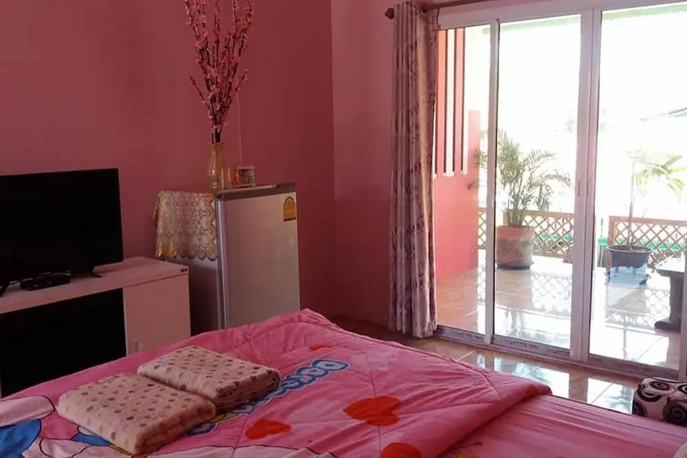 Ко Сичанг: OYO 922 Thammachart Resort Kaosrichang