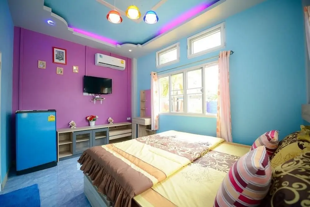 Ко Сичанг: OYO 922 Thammachart Resort Kaosrichang