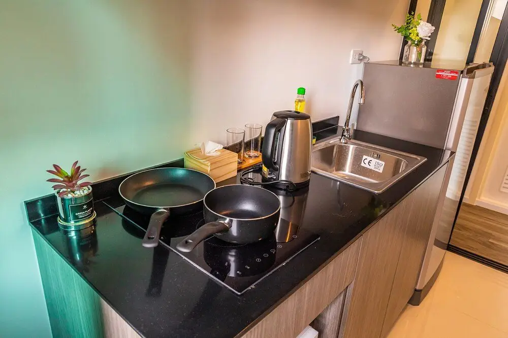 Самутпракан: Apartment 450m from BTS with Sky Pool - bkbloft3