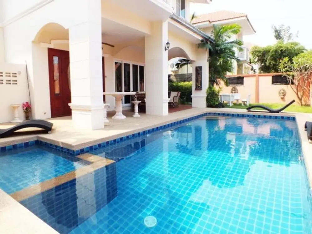 Паттайя: 4 Bedroom Villa Walking Street 15 Min Ride Away