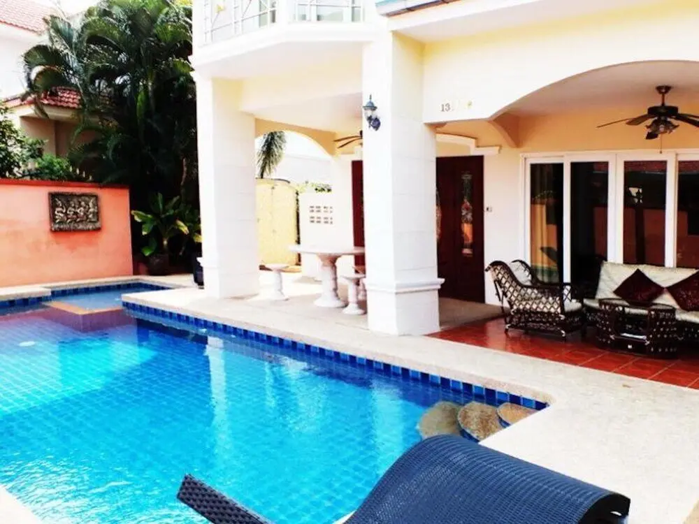 Паттайя: 4 Bedroom Villa Walking Street 15 Min Ride Away