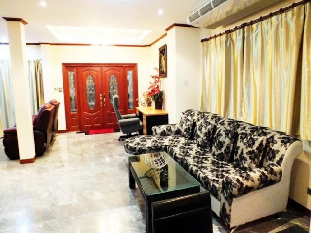 Паттайя: 4 Bedroom Villa Walking Street 15 Min Ride Away