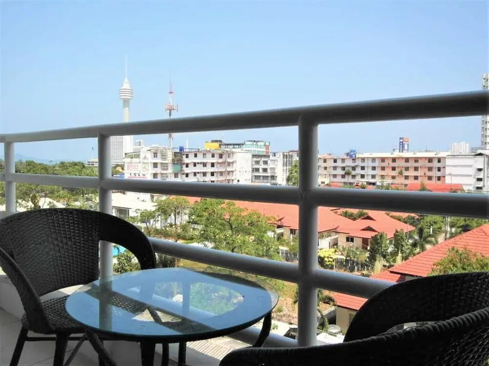 Паттайя: View Talay 2A 5th floor studio apartment with European style kitchen