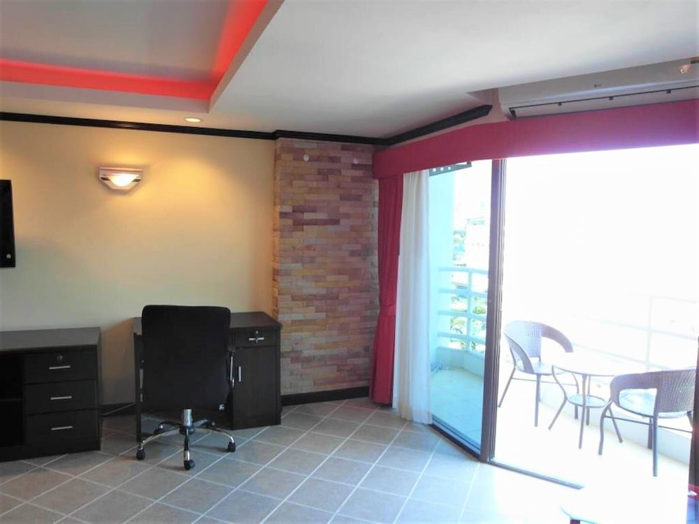 Паттайя: View Talay 2A 5th floor studio apartment with European style kitchen