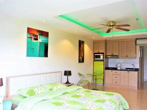 Jomtien beach condominium S2 modern beach front studio apartment — фото 1