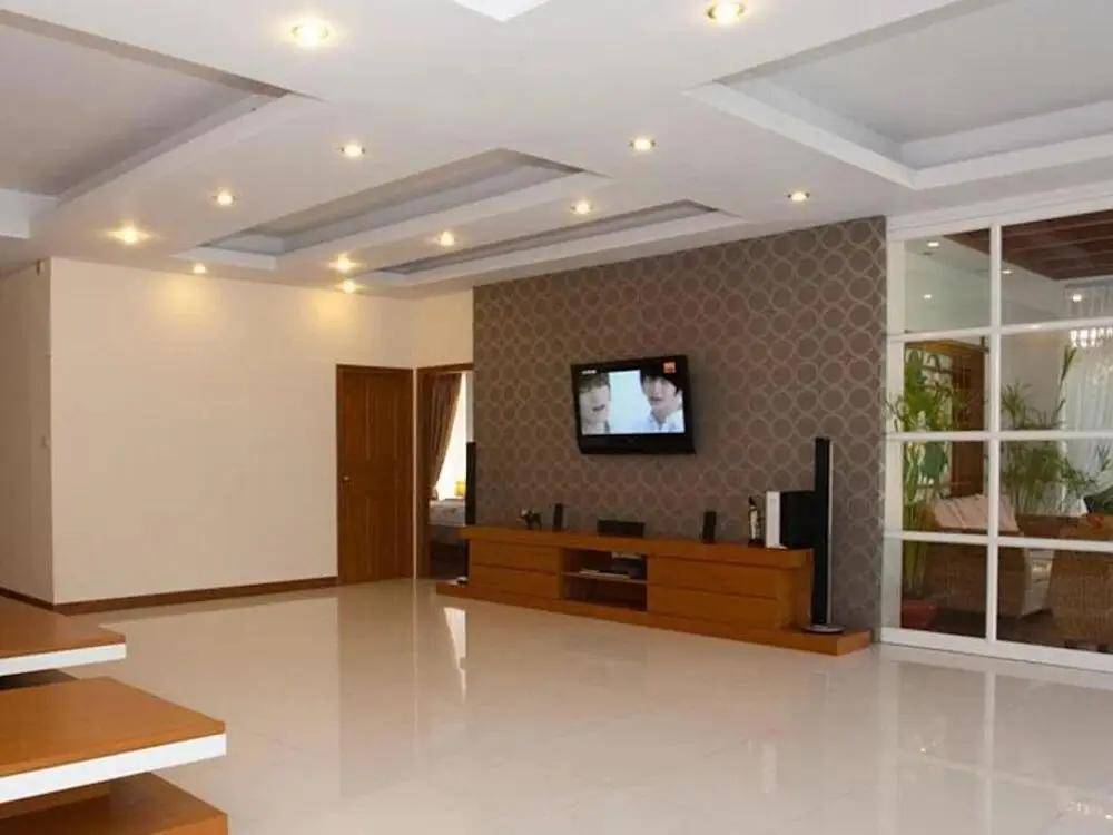 Паттайя: 4 Bedroom Private Pool Bungalow Walking Street 15 Min Ride Away