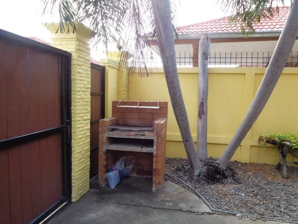 Паттайя: 4 Bedroom Private Pool Bungalow Walking Street 15 Min Ride Away