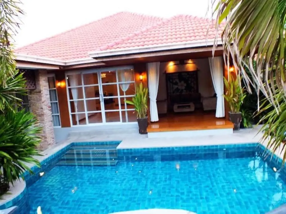 Паттайя: 4 Bedroom Private Pool Bungalow Walking Street 15 Min Ride Away