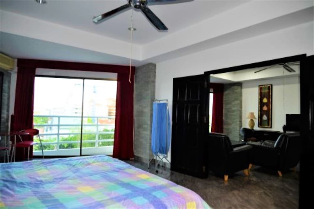 Паттайя: View Talay 2A sea View Apartment Pattaya